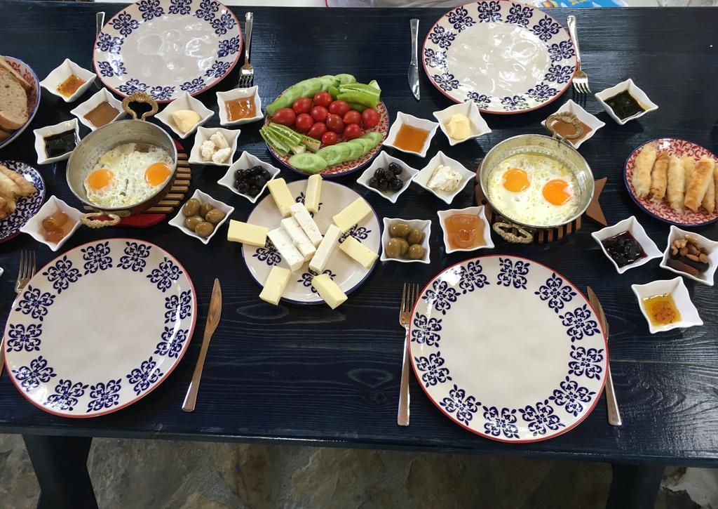 Zakkum Pansiyon Kaş Esterno foto